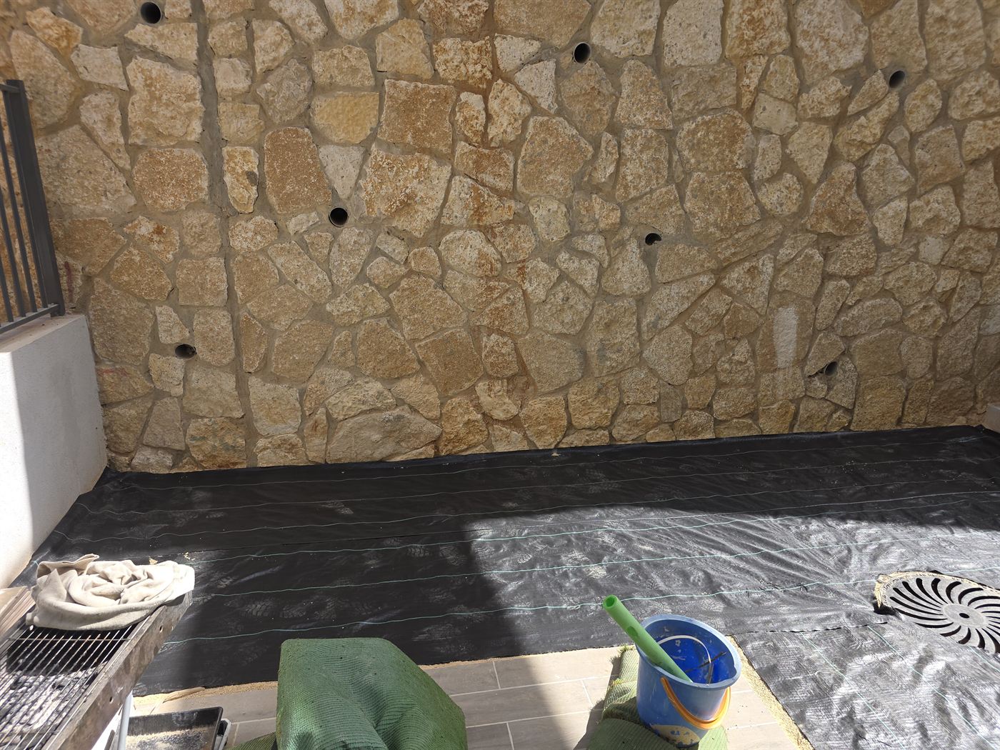 יריעה למניעת עשבייה